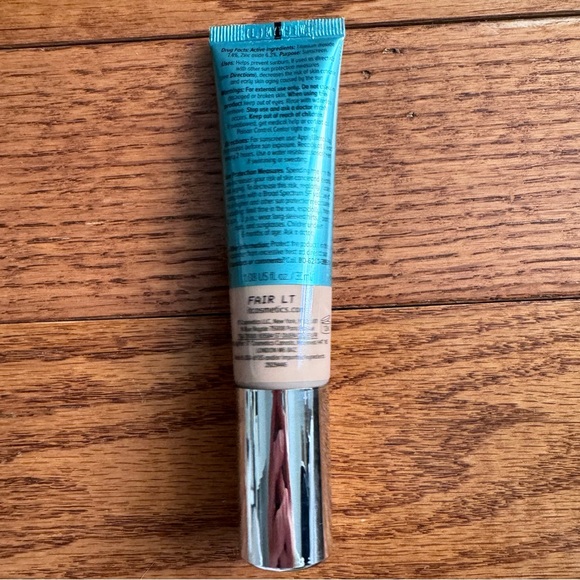 It Cosmetics CC+ CREAM NATURAL MATTE FOUNDATION WITH SPF 40 Fair Light NIB - Picture 3 of 3